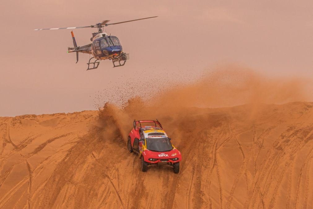 Loeb vence pela sexta vez e iguala Ari Vatanen no Rali Dakar