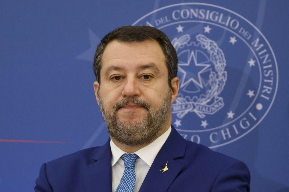 Salvini acusado por ex-colegas de Governo diz que arrisca prisão por