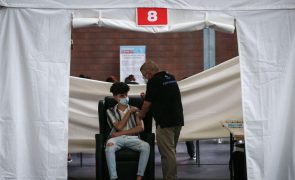Reforço sazonal da vacina contra a covid-19 disponível para pessoas a partir dos 18 anos