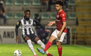 Santa Clara empata em Portimão na estreia de Jorge Simão