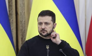 Ucrânia: Zelensky agradece envio de tanques ao Reino Unido