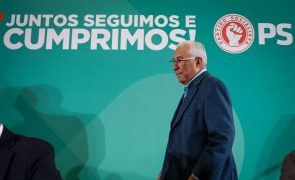 Costa promete maior estabilidade para professores e dedicação plena dos médicos
