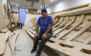 Mestre Rito andou ao moliço e hoje mostra como se faz um Moliceiro