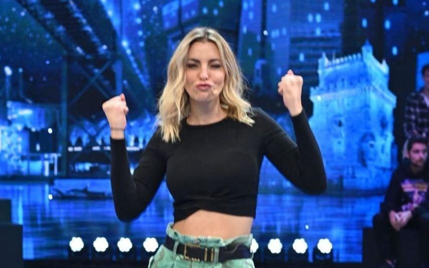Jessica Athayde magoa-se no