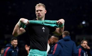 Adepto que agrediu guarda-redes do Arsenal vai responder por três acusações