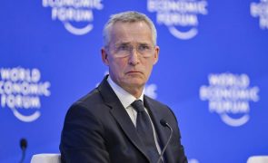 Stoltenberg insiste em Davos que Kiev só vencerá guerra com armamento 