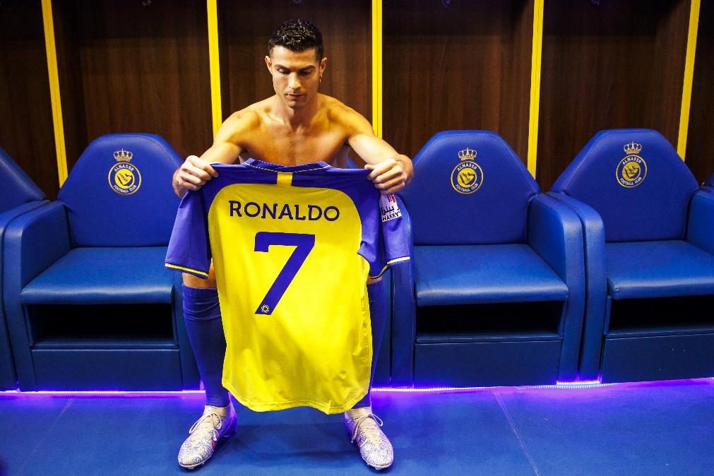 Alegado dirigente do Al Nassr irritado com Cristiano Ronaldo: “Só sabe fazer siiiiiiiiiiii”