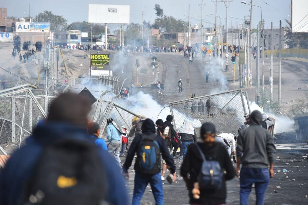Mais de 300 detidos e um morto na invasão do aeroporto de Arequipa, no Peru