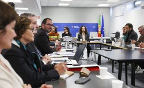 Ministro diz que negociações não estão a falhar e apela para fim de greves de docentes