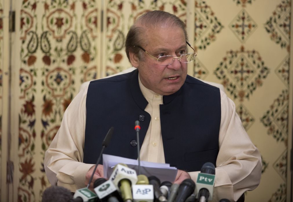 Ex-primeiro-ministro do Paquistão acusado de corrupção no caso 'Papéis do Panamá'