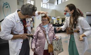 Palhaços d'Opital levam há 10 anos humor e afeto a adultos internados em hospitais