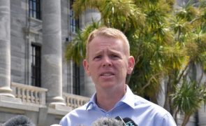Chris Hipkins sucede a primeira-ministra neozelandesa e diz ser 