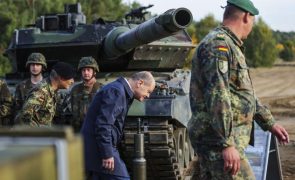 Estados Bálticos pedem à Alemanha que envie imediatamente tanques Leopard