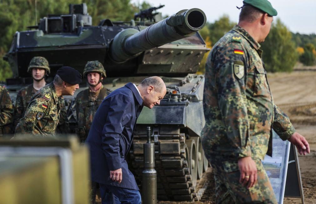 Estados Bálticos pedem à Alemanha que envie imediatamente tanques Leopard