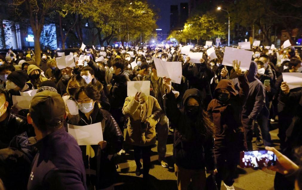 Covid-19: Manifestantes chineses admitem