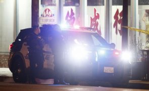 Sobe para 10 número de mortos em tiroteio em Los Angeles e suspeito está em fuga