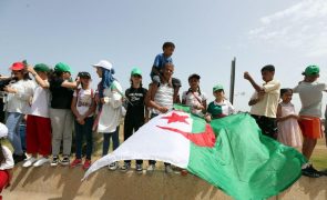 Liga pelos direitos humanos na Argélia dissolvida pelas autoridades