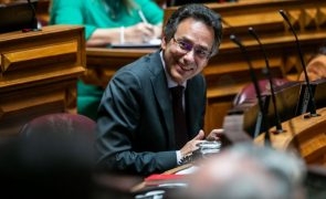 IL/Convenção: PS saúda liberais mas distancia-se de 