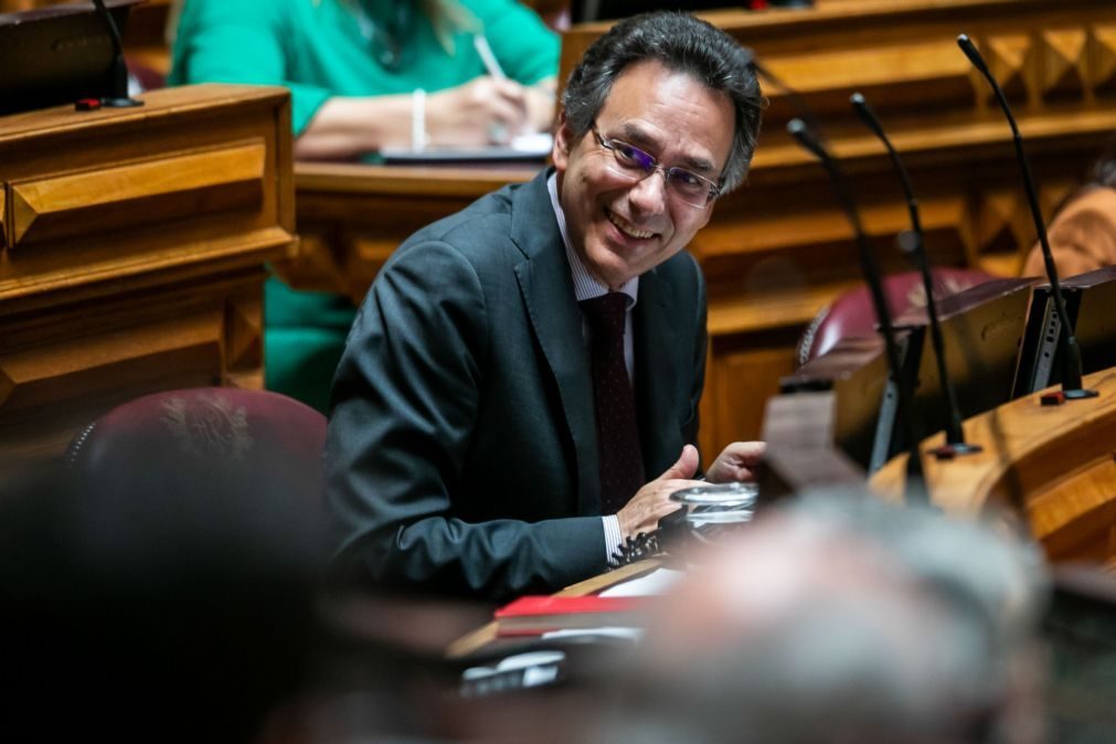 IL/Convenção: PS saúda liberais mas distancia-se de