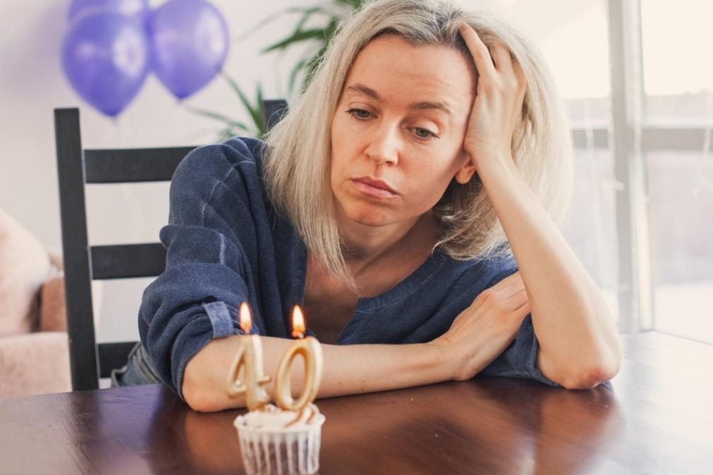 Mulher devastada após marido e filhos se esquecerem do seu aniversário