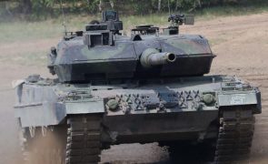 Polónia formaliza pedido à Alemanha para enviar carros de combate para a Ucrânia