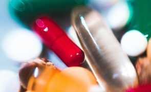 Antidepressivos cortam as emoções negativas mas também as positivas