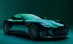 Aston Martin despede-se do DBS com o carro de produção mais potente de sempre