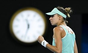 Magda Linette vence Karolina Pliskova e está nas meias-finais do Open da Austrália
