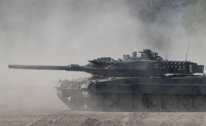 Alemanha autoriza envio de tanques Leopard 2 para combater russos