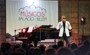 Pedro Abrunhosa perante mais de 400 alunos em Belém saúda os professores portugueses