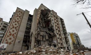 Angola preocupada com escalar bélico do conflito na Ucrânia e risco de nova guerra mundial