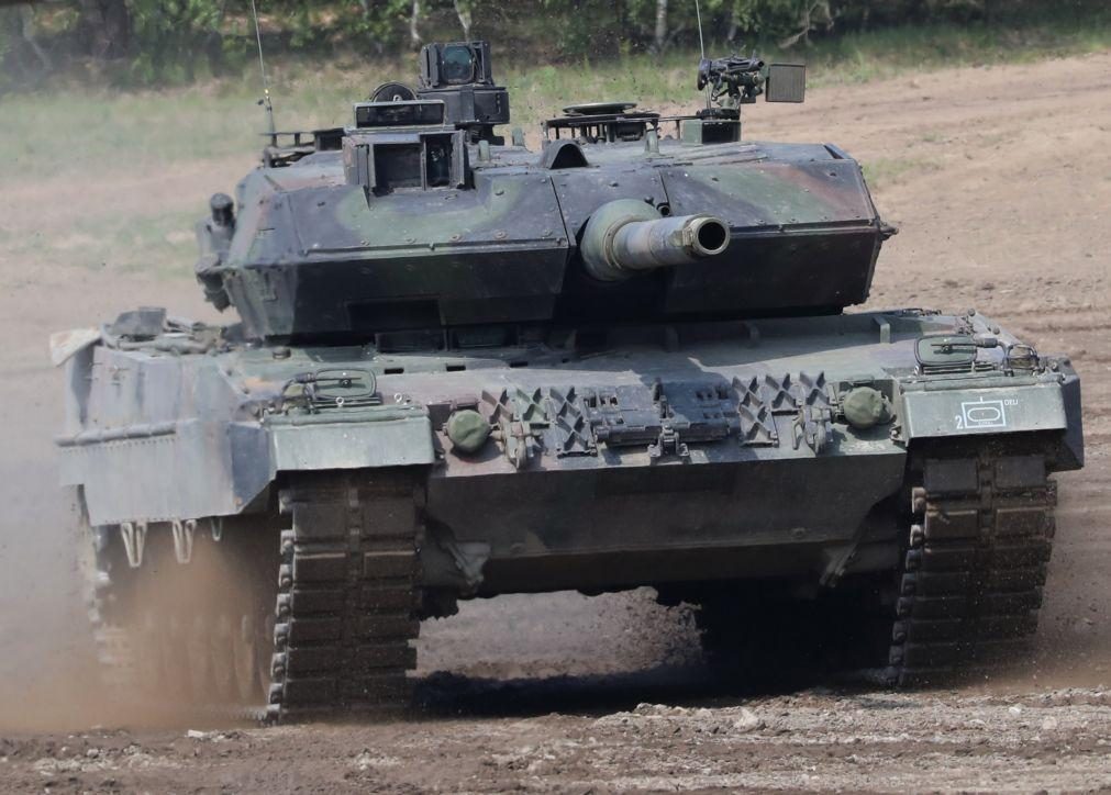 Ucrânia: Noruega junta-se a países fornecedores de tanques Leopard 2 a Kiev