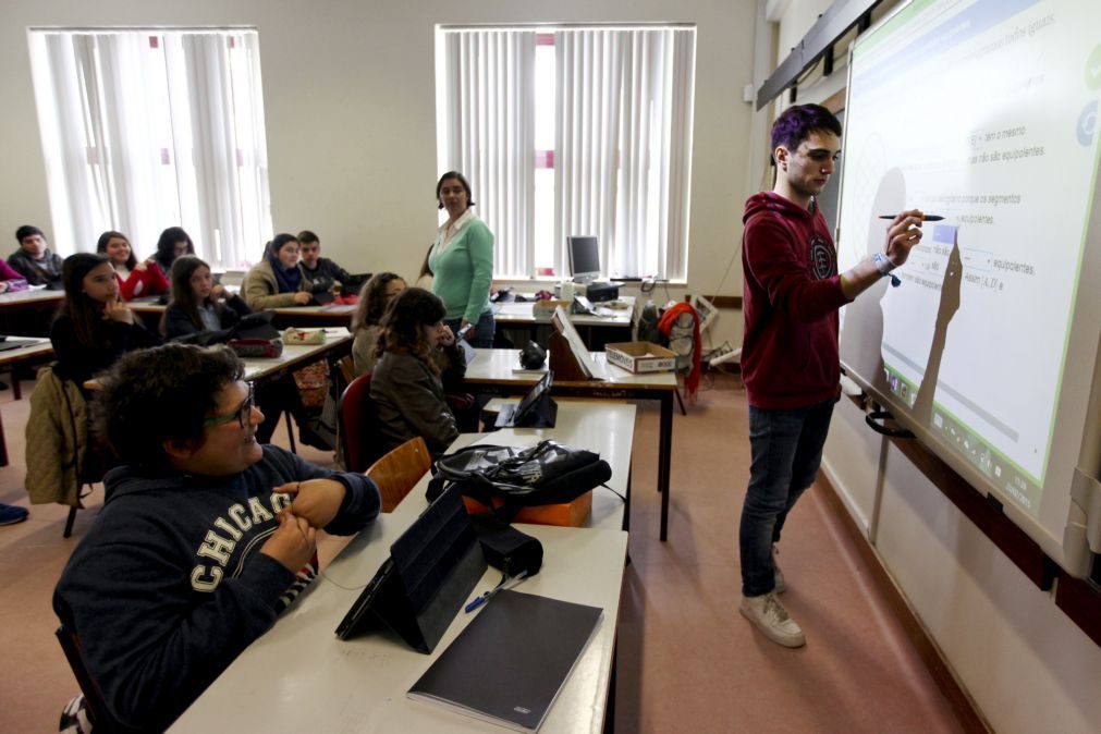 Professores têm de trabalhar em média até aos 62 para alcançarem topo da carreira