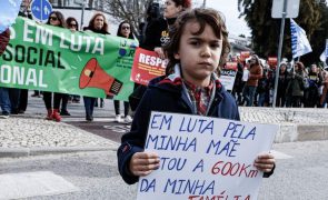 Mil professores protestam em Faro e prometem que desta vez não vão perder a luta