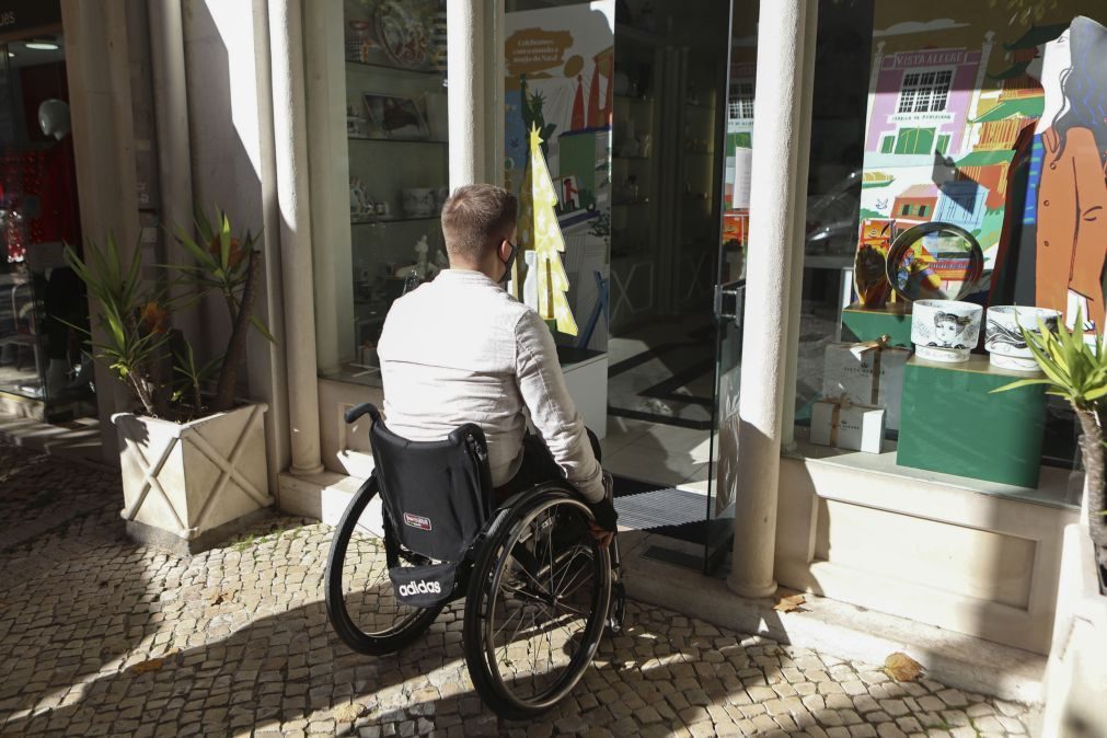 Centenas de pessoas com deficiência sem aceder a prestações ou benefícios devido a atrasos nas juntas médicas