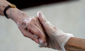 Especialista pede unidades de internamento de geriatria nos hospitais