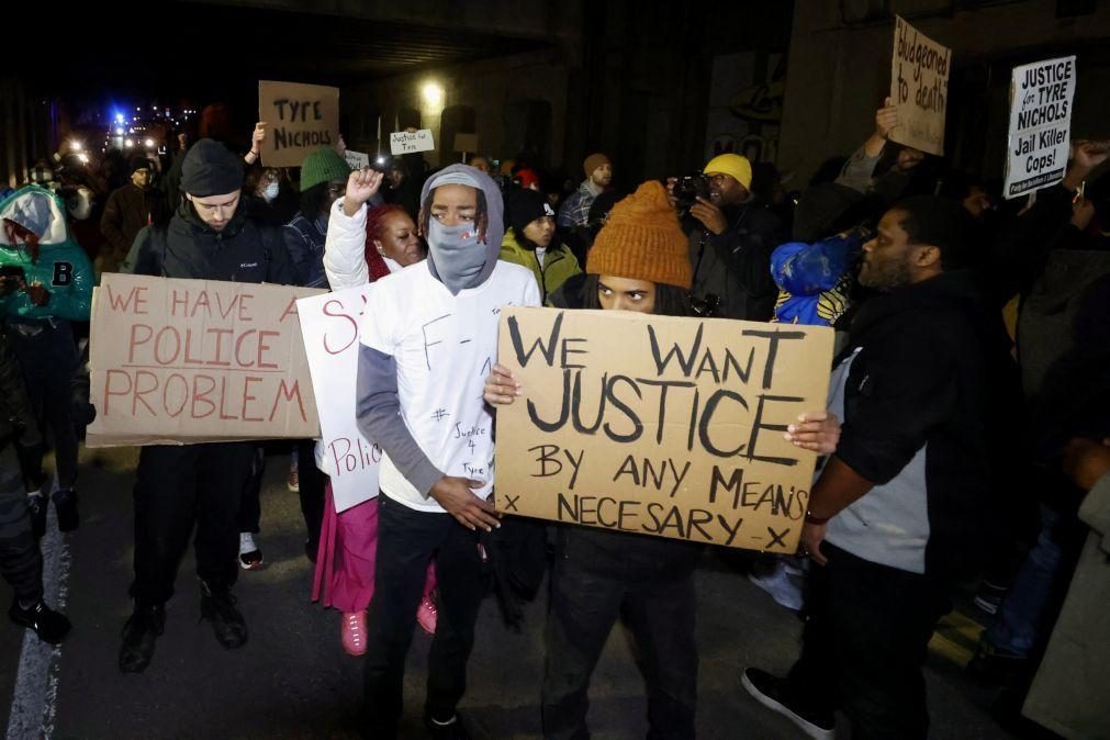 Vídeo de violência policial nos EUA gera protestos em várias cidades