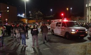 Mais de 40 detidos para interrogatório após ataque a sinagoga em Jerusalém
