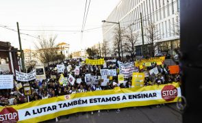 Sindicato fala em mais de cem mil pessoas no protesto em Lisboa pelas escolas