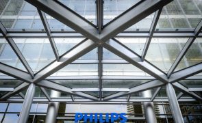 Philips vai despedir seis mil pessoas depois de recolha de ventiladores defeituosos