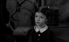 Morreu Lisa Loring, a primeira Wednesday Addams