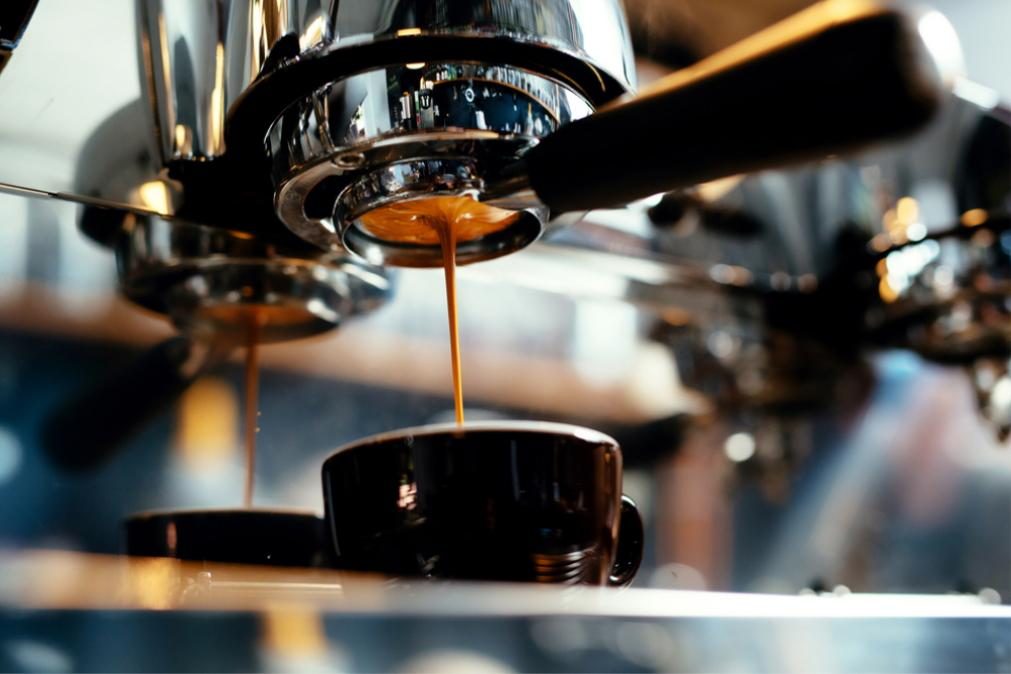 Esta simples mudança no café funciona como anti-inflamatório
