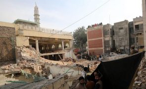 Número de mortos em atentado em mesquita no Paquistão sobe para 88 pessoas