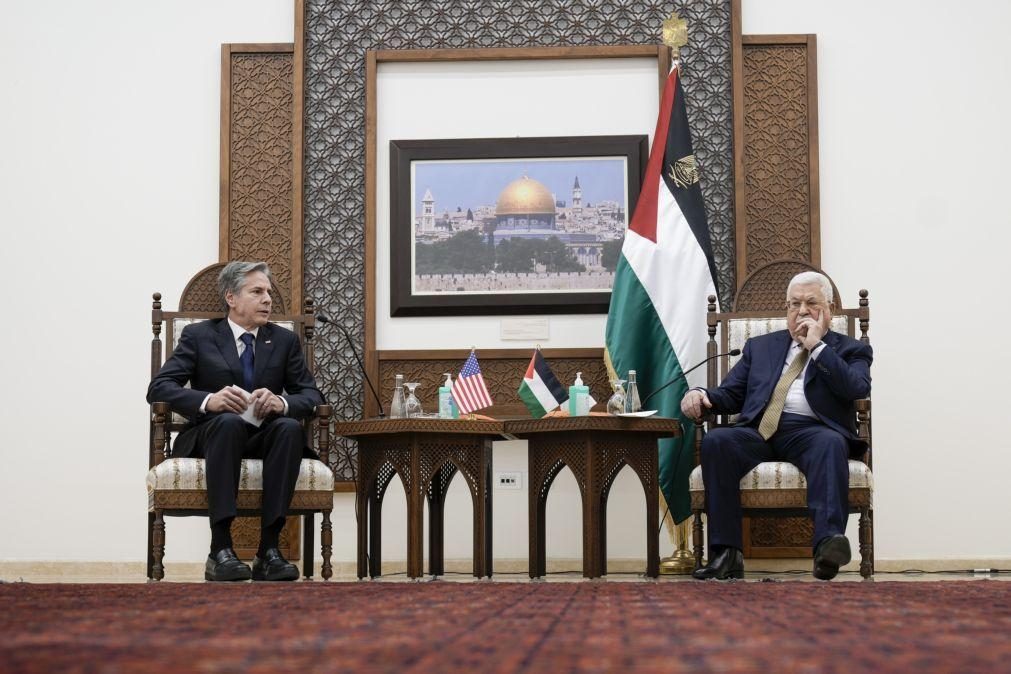 Blinken expressa a Abbas preocupação dos EUA pelo futuro dos palestinianos