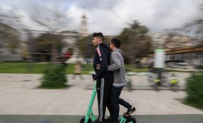Polícia fiscaliza condutores de velocípedes e trotinetes