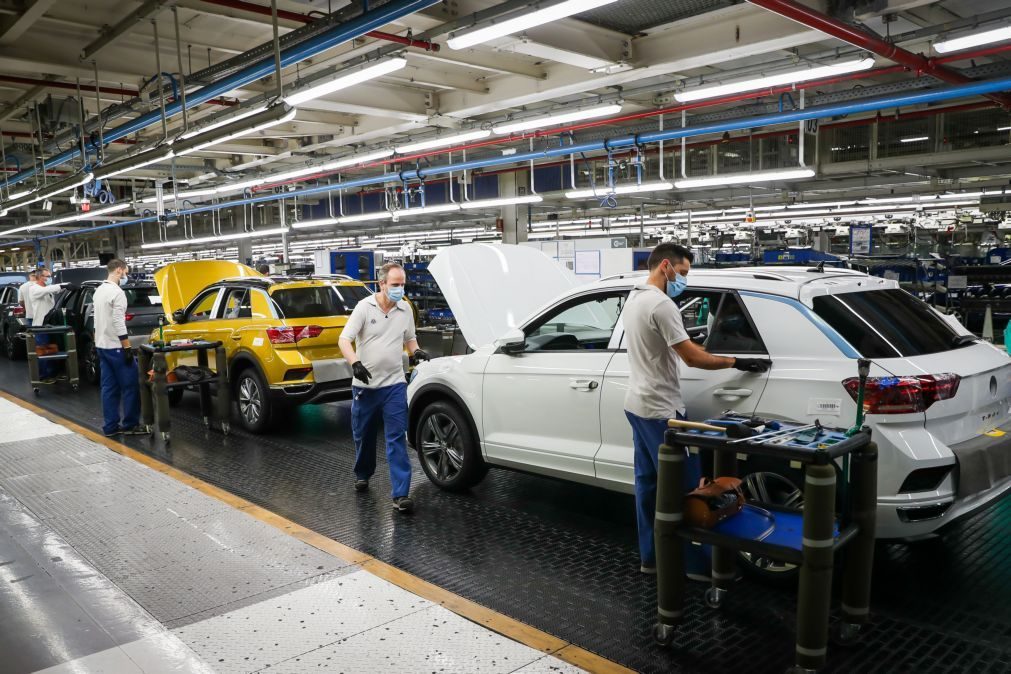 Mercado automóvel sobe 43% em janeiro mas fica abaixo de 2019