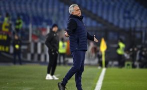 Roma, de Mourinho, eliminada pela lanterna-vermelha Cremonese na Taça de Itália