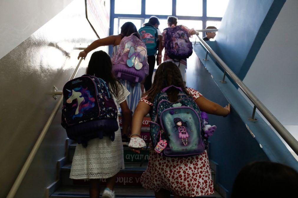 Serviços mínimos nas escolas mantêm-se na próxima semana