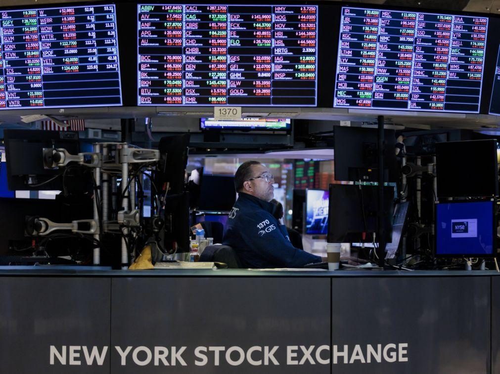 Wall Street negoceia mista no início da sessão