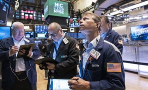 Wall Street fecha sem rumo uma sessão dominada pela Meta